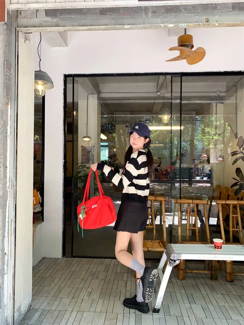 한국인기 레트로 자수 배색 루즈핏 스트라이프 니트 가디건 상세 이미지 14