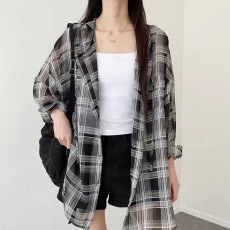 批发韩版夏季经典格子连帽防晒衣女宽松型衬衫长袖大码衬衣外套女