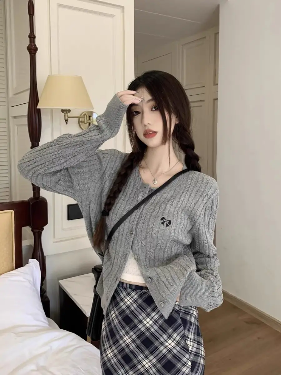 꽈배기 라운드넥 가디건 상세 이미지 1