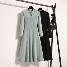 批发实拍大码女装2025秋冬款新中式气质收腰针织连衣裙垂感小众A字裙