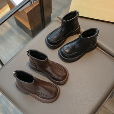 批发女童靴子2024<b class='q'>秋</b>冬新款儿童马丁靴加绒二棉皮靴韩版中大童公主短靴