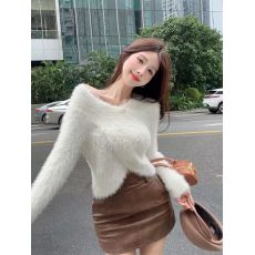 批发短款v领交叉水<b class='q'>貂绒</b>毛衣秋冬设计感小众上衣短款女软糯针织衫