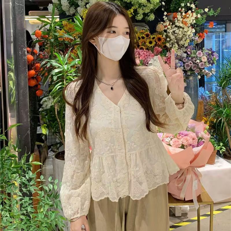 PF19878#南法风穿搭秋季法式温柔系泡泡袖衬衫女高级感蕾丝钩花长袖小外套女裝貨源服裝批發