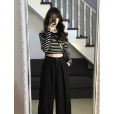 批发条纹露肩毛衣一字肩针织上衣女长袖修身秋冬穿搭高级感高腰打底衫