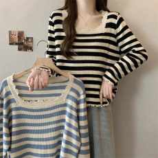 批发实拍 大码女装春<b class='q'>秋</b>胖妹妹方领条纹长袖t恤胖mm遮肚木耳边针织上衣