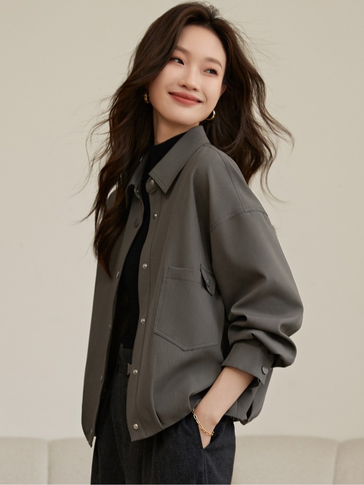 폼 한 에 따르면 아름다움 폴로 칼라 워크웨어 바람 펌프 Pleat 재킷 2026 봄 새로운 캐주얼 디자인 센스 슬림해 보이는 다용도 재킷