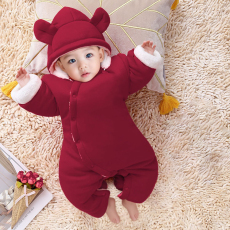 批发新生婴<b class='q'>幼儿</b>衣服冬季秋冬加绒加厚连体衣男女宝宝拜年棉服满月<b class='q'>套装</b>