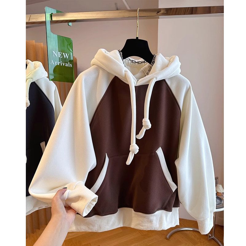 Original workmanship 2024 loose casual pullover warm contrast color stitching raglan sleeve hooded sweatshirt for women