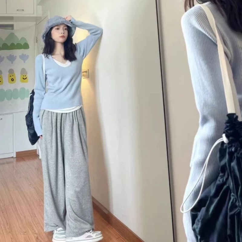 A complete set of tea-style outfits for a small, high-end, pure-desire fake two-piece knitted top and casual pants two-piece set