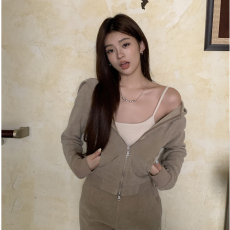 批发实拍2024秋冬新款设计感超显瘦高修身上衣收腰<b class='q'>卫衣</b><b class='q'>套装</b><b class='q'>婴儿</b>绒外套