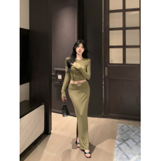 批发实拍实价 高级感御姐气质长袖<b class='q'>T</b><b class='q'>恤</b>女秋季新款高腰显瘦包臀半身<b class='q'>裙</b>