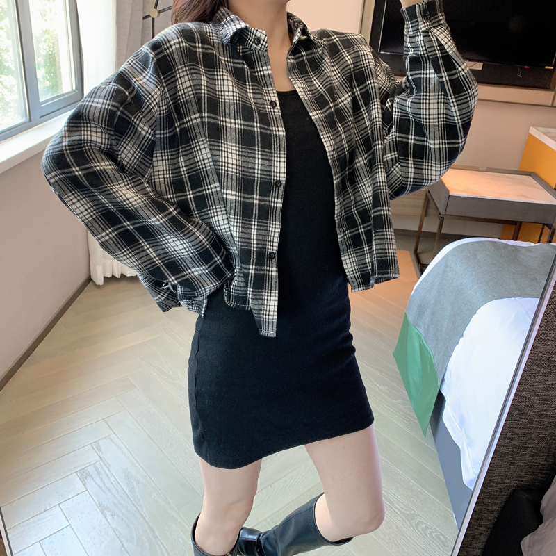 실사 봄 패션 흑인과 백인 체크무늬 슬림해 보이는 쇼트 스타일 여성 셔츠 연령 감소 긴팔 작은 외투 체크무늬 셔츠 가을