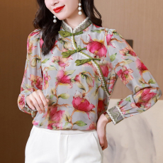 批发实拍新中式<b class='q'>真丝</b><b class='q'>衬衫</b>2025春季新款轻奢名媛桑蚕丝<b class='q'>衬衣</b>改良旗袍碎花