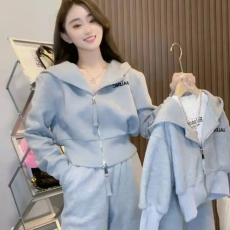 批发炸街亲子<b class='q'>母女</b>装春秋装洋气休闲运动套装2024新款长袖卫衣两件套潮