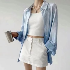 批发<b class='q'>韩版</b>春季条纹渐变色衬衫oversize长袖复古设计感休闲外套女衬衣