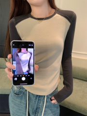 Real shot of the new autumn Korean style temperament contrasting color slim fit soft waxy cashmere design with long-sleeved T-shirt top