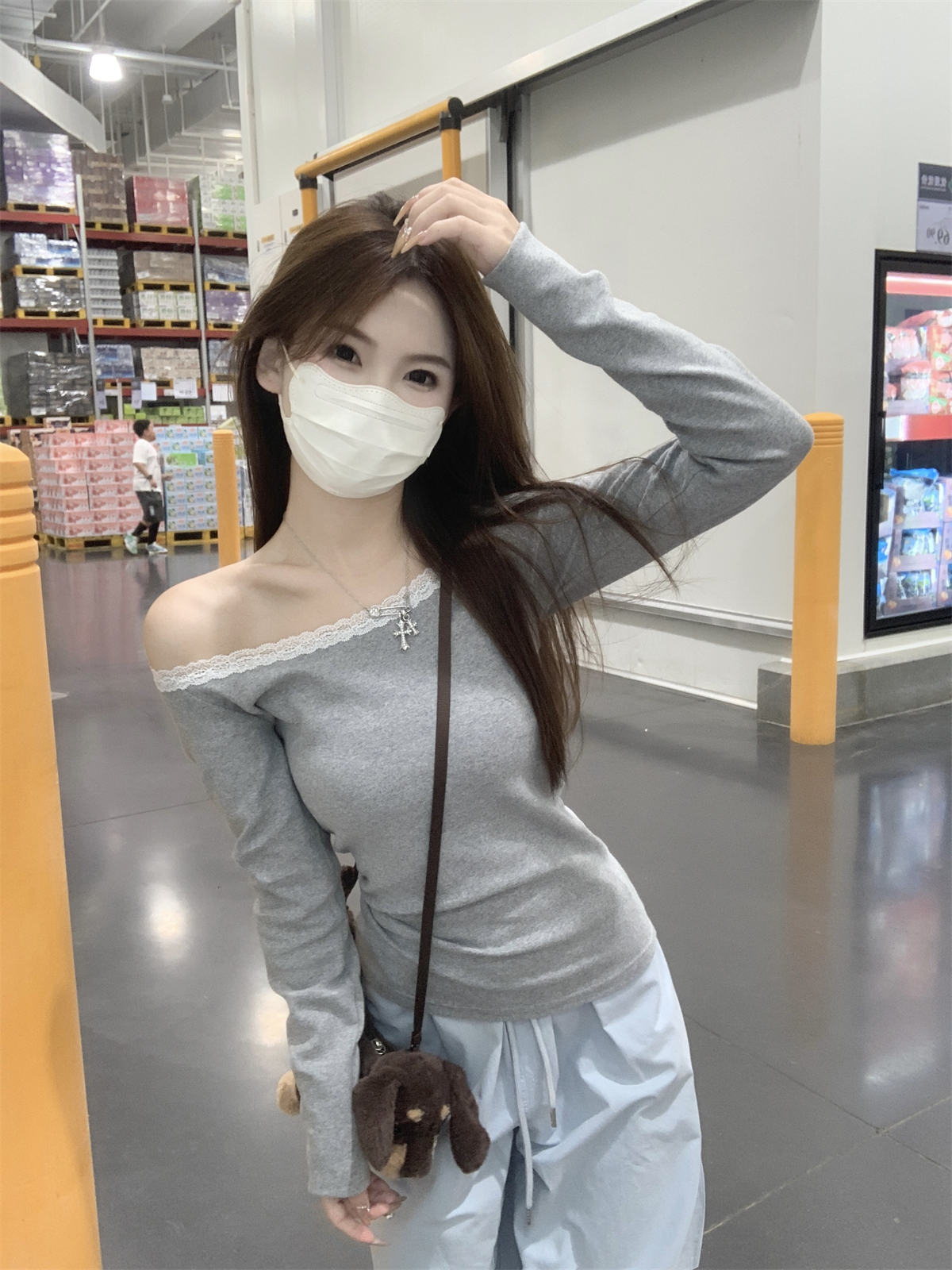 Actual shot of autumn Korean style Pure Desire lace edge one-line collar slimming design pure cotton long-sleeved T-shirt with inner top