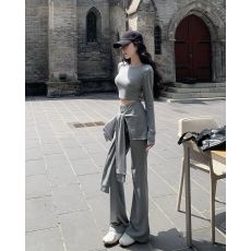 批发实拍实价冬季新圆领长袖短款<b class='q'>T</b><b class='q'>恤</b>+假两件绑带屁帘微喇裤两件套套装