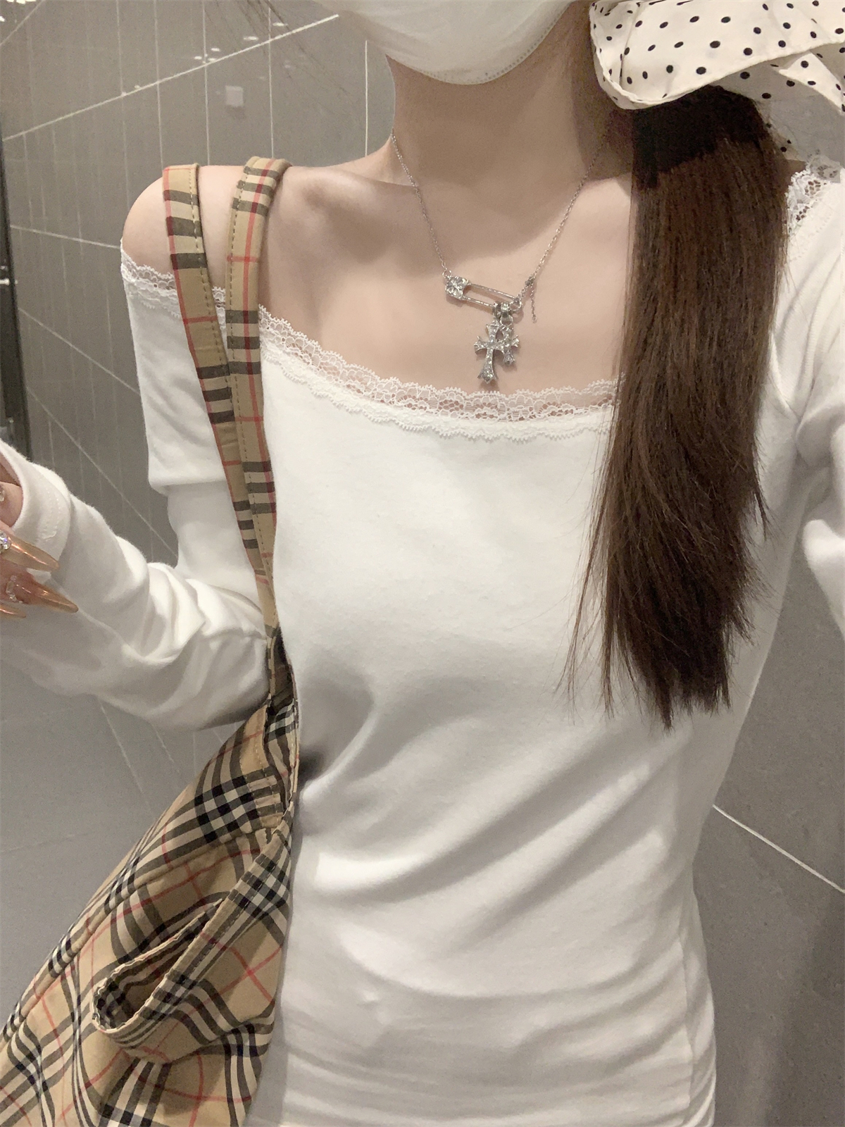 Real shot of autumn Korean version of Pure Desire lace edge one-line collar raglan design pure cotton long-sleeved T-shirt with inner top