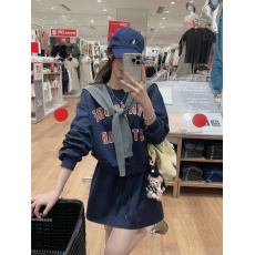 批发休闲风字母印花圆领卫衣长袖女+高腰短裙两件套<b class='q'>套装</b>+披肩