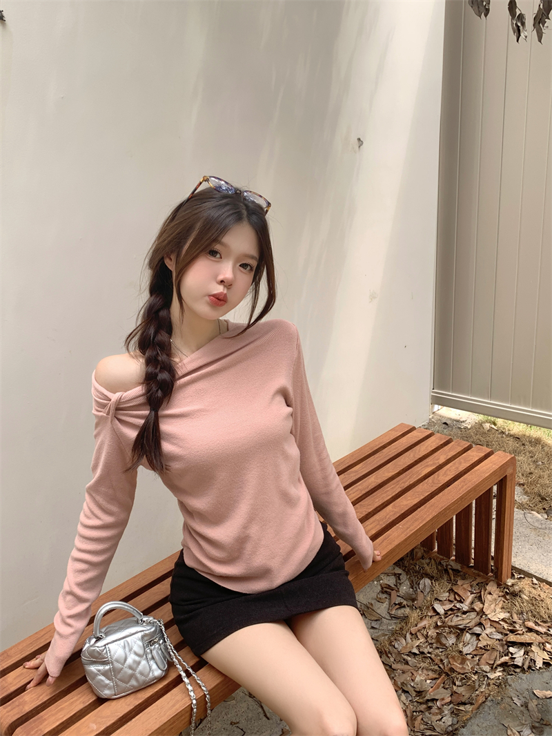 PF20565#新款早秋纯欲性感斜领打底薄款长袖小心机针织衫女裝貨源服裝批發