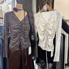 批发别致法式优雅洋气百搭显瘦褶皱领花复古收腰小衫女2024秋季新款