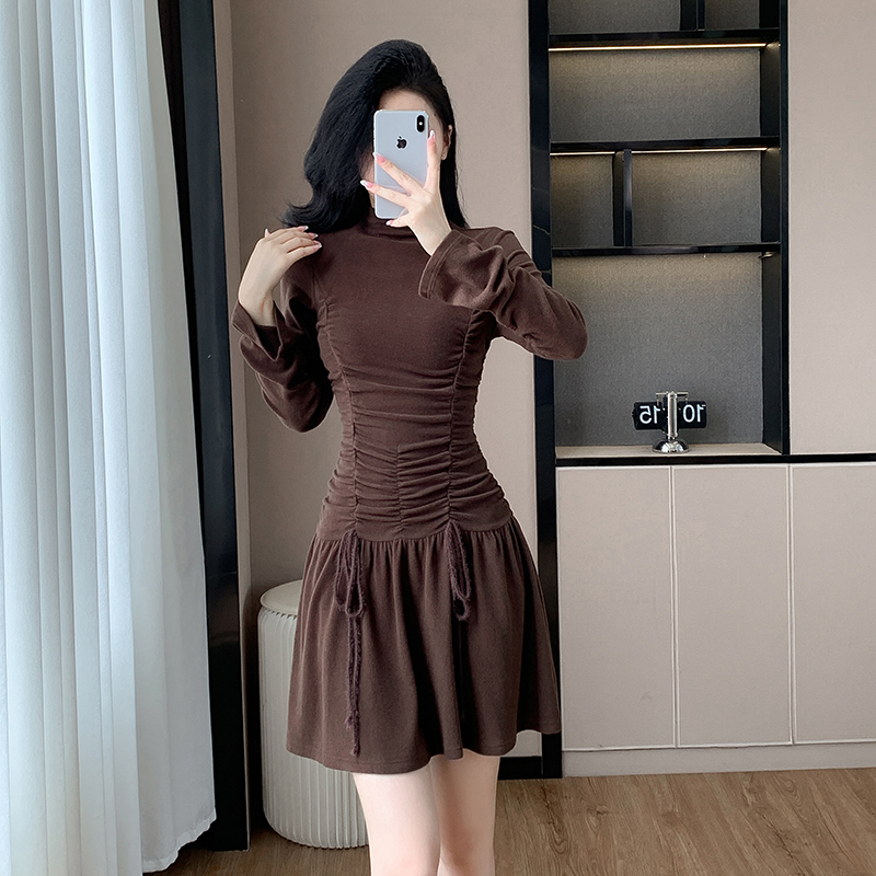 실사 힘 슬림해 보이는 인사이드 가져 가라. 감기 연기 브라운 몸매 가꾸기 쇼트 스타일 펌프 Pleat 니트 드레스