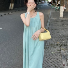 批发茶歇法式背心<b class='q'>连衣裙</b>子女夏季海边度假挂脖吊带无袖长裙小众设计感