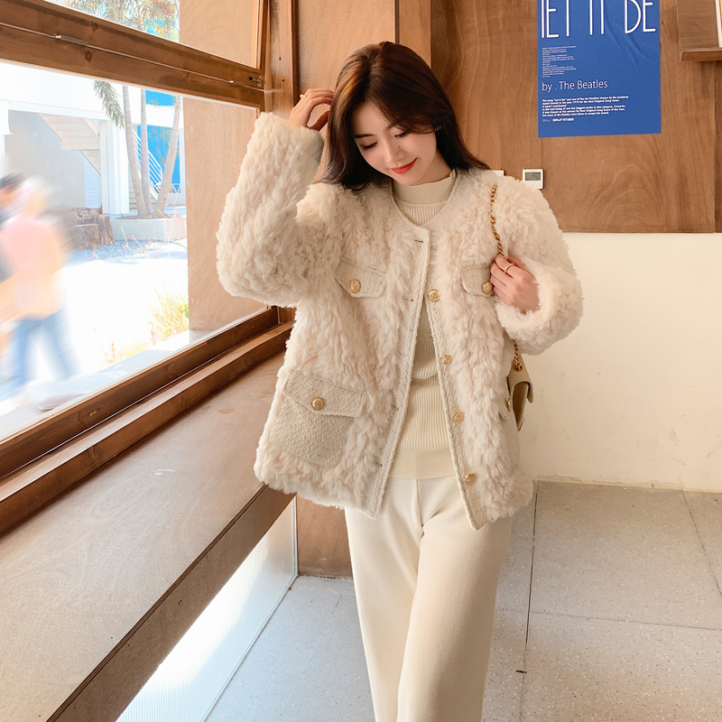 부드러운 찹쌀 작은 샤넬 스타일 양털 여성 코트 가을 겨울 새로운 털 플리스 품격 고급 센스 작은 키 맨위 모직