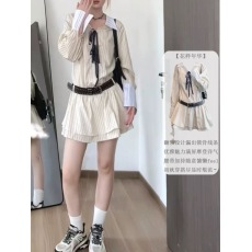 批发法式<b class='q'>条纹</b>v领长袖连衣裙女春秋季小个子设计感小众度假风短裙裙子