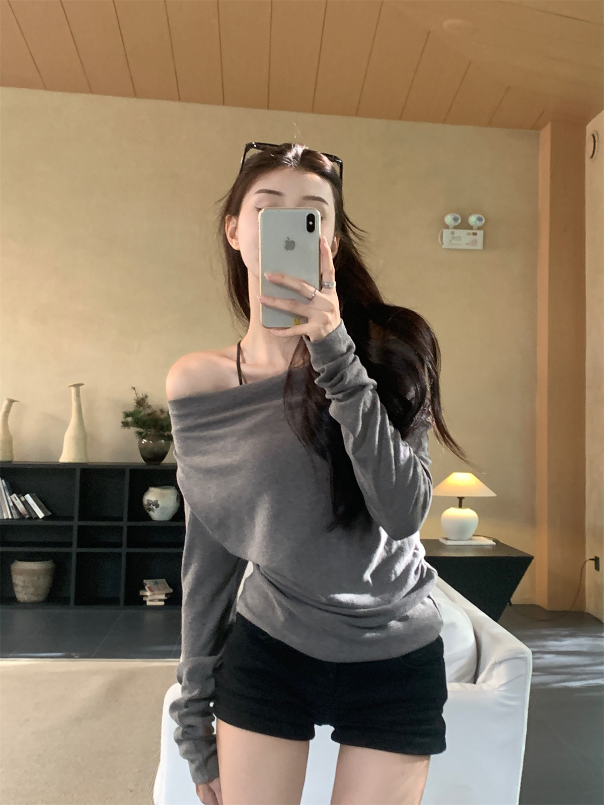 Real shot of autumn Korean style loose temperament pure desire one-shoulder slim design long-sleeved T-shirt with top