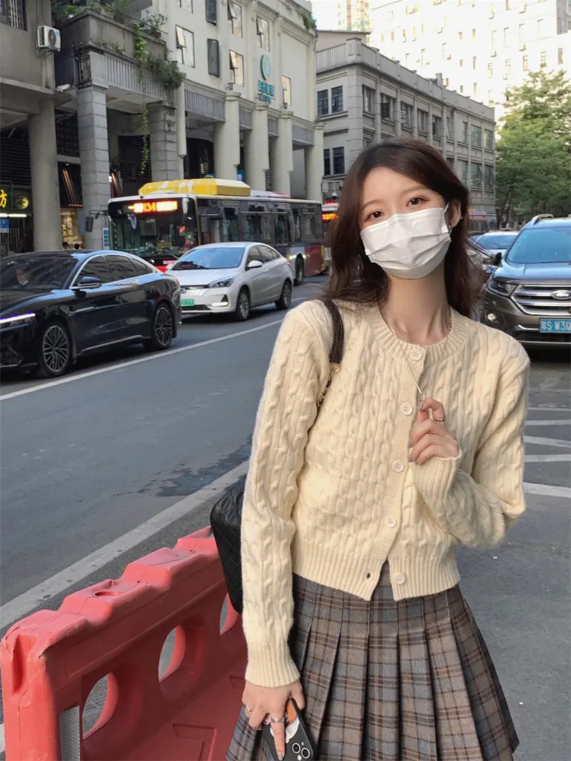 라운드넥 울 카디건 상세 이미지 11