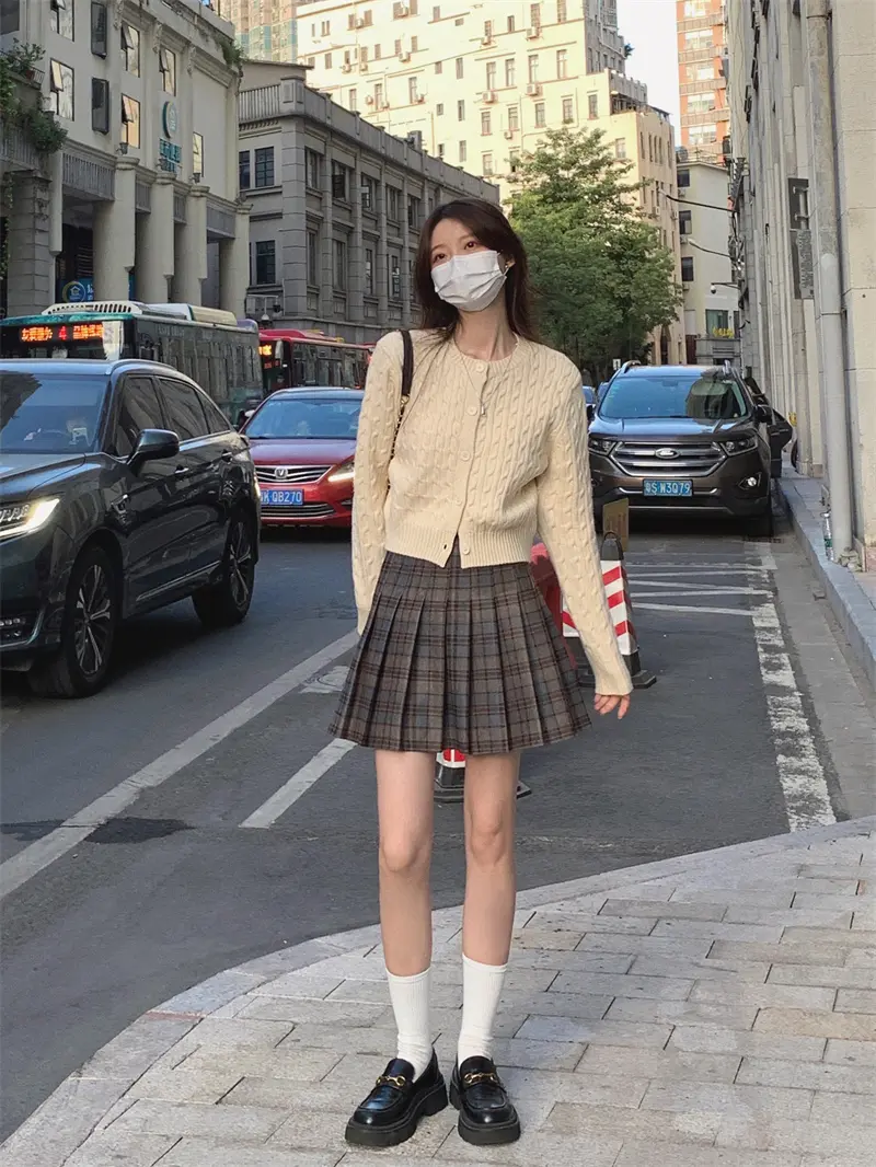라운드넥 울 카디건 상세 이미지 19