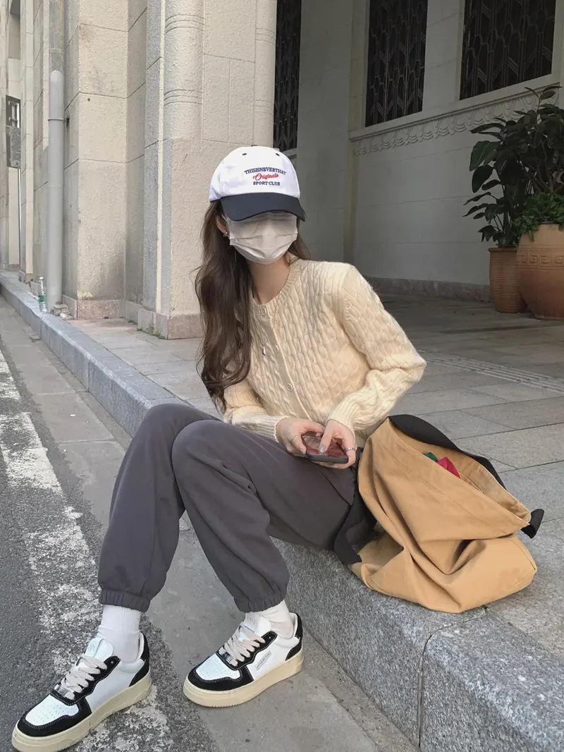 라운드넥 울 카디건 상세 이미지 21