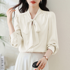 批发法式复古蝴蝶结飘带<b class='q'>衬衫</b>女2026新款珍珠装饰缎面通勤<b class='q'>职业</b>上衣