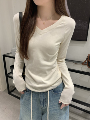 Actual shot of autumn Korean style slimming temperament v-neck raglan slim and versatile pure cotton long-sleeved bottoming T-shirt top