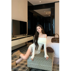 批发实拍实价  纯欲设计感辣妹一字肩针织毛衣上衣+吊带蕾丝连衣短裙