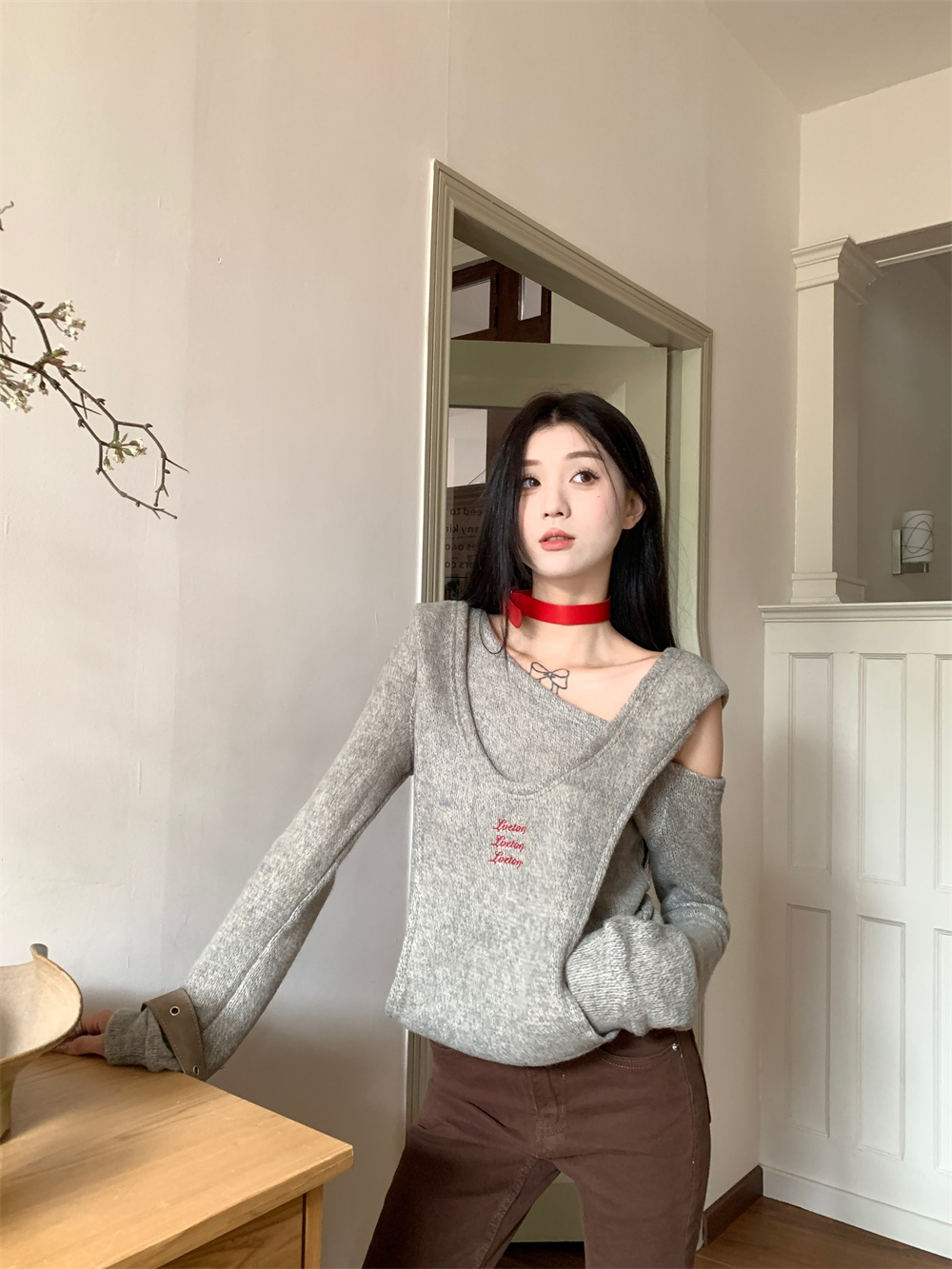 Photographed~ Design-style niche off-shoulder strap exposed embroidery loose long-sleeved hooded knit sweater