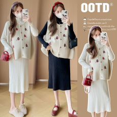 批发2024<b class='q'>秋</b>冬新款孕妇开扣草莓毛衣马甲＋<b class='q'>秋</b>冬半高领打底连衣裙套装