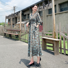 批发<b class='q'>韩国</b>外贸V领长袖性感辣妈碎花连衣大摆裙韩版新款开叉裙波西米亚