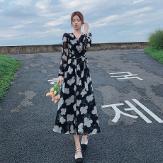 批发<b class='q'>韩国</b>外贸辣妹长袖显瘦法式韩版气质波西米亚开叉欧美新款度假风