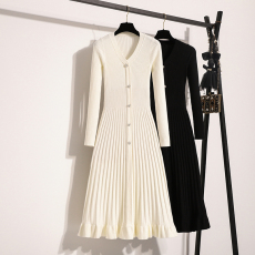 批发实拍大码女装2025秋<b class='q'>冬</b>新款针织连衣裙小清新简约显瘦百褶裙毛衣裙