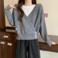 批发实拍2025秋冬新款<b class='q'>大码</b>女装胖mm设计感连帽V领假两件针织开衫毛衣