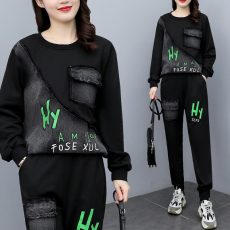 批发实拍 秋季<b class='q'>套装</b>女 时尚圆领宽松卫衣拼接牛仔字母印花大码女装