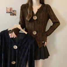 批发实拍大码~设计感小众纽扣开叉长袖针织衫春装高级感气质修身上衣