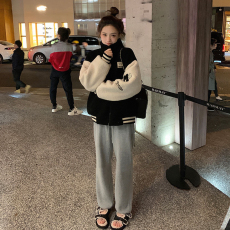批发冬季新款羊羔毛外套女拼接撞色小个子宽松学生加绒加厚棒球服棉衣