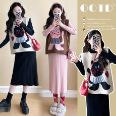 批发实拍~2024<b class='q'>秋</b>冬新款韩版时尚卡通网红图案马甲+打底连衣裙套装