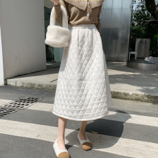 批发小众2026秋冬新款高级气质菱格夹棉高腰中长款A字半身裙女伞裙
