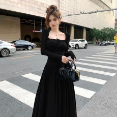 批发实拍实价 新款小众设计感优雅褶皱方领长袖连衣裙