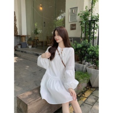 批发韩系复古甜美灯笼袖<b class='q'>连衣裙</b>女法式小个子宽松白色娃娃裙